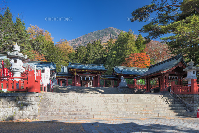 秋の日光二荒山神社と男体山
(c)YOSHITSUGU NISHIGAKI/SEBUN PHOTO