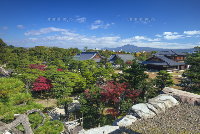 紅葉の二条城本丸庭園
(c)YOSHITSUGU NISHIGAKI/SEBUN PHOTO