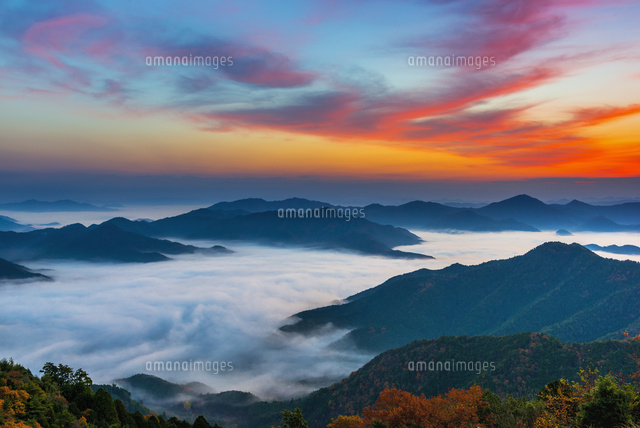 岩尾山より朝の雲海と朝焼け
(c)YOSHITSUGU NISHIGAKI/SEBUN PHOTO