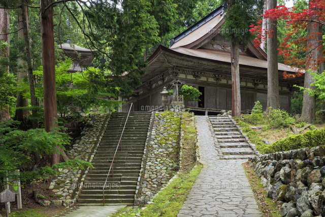 明通寺三重塔と本堂
(c)YOSHITSUGU NISHIGAKI/SEBUN PHOTO
