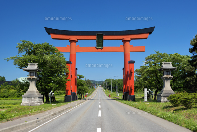 羽黒山大鳥居
(c)YOSHITSUGU NISHIGAKI/SEBUN PHOTO