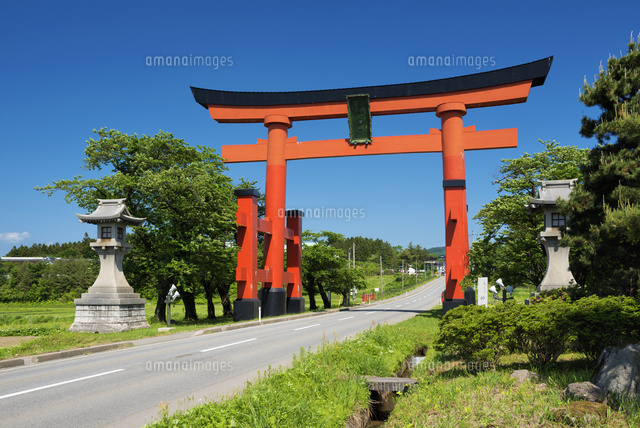 羽黒山大鳥居
(c)YOSHITSUGU NISHIGAKI/SEBUN PHOTO