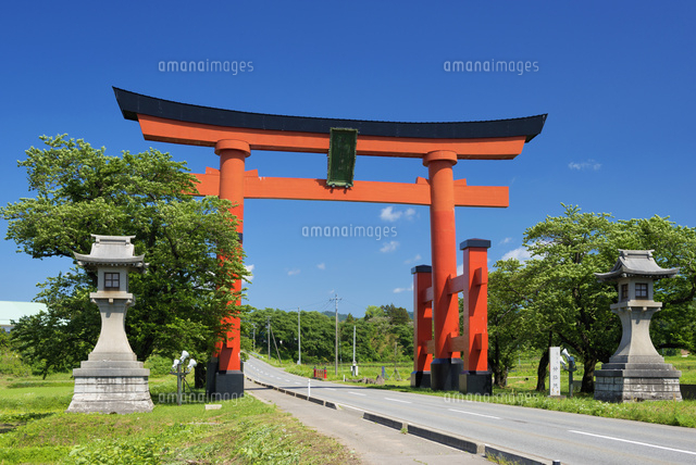 羽黒山大鳥居
(c)YOSHITSUGU NISHIGAKI/SEBUN PHOTO