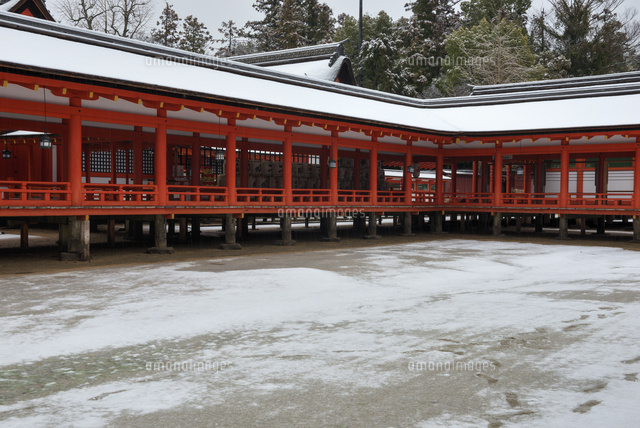 雪の厳島神社
(c)YOSHITSUGU NISHIGAKI/SEBUN PHOTO