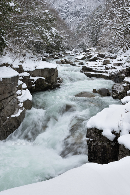 雪の奥津渓
(c)YOSHITSUGU NISHIGAKI/SEBUN PHOTO