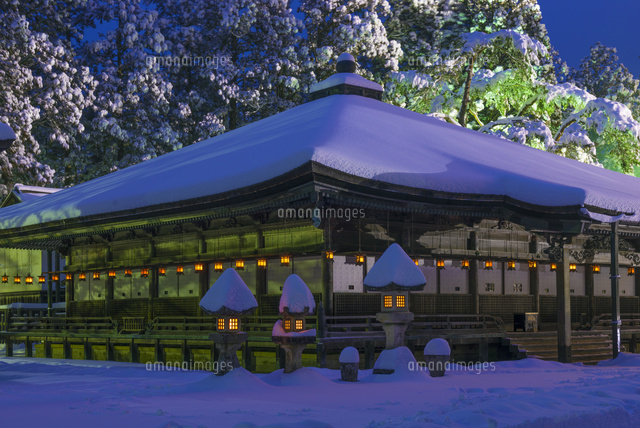 雪の高野山御影堂夜景
(c)YOSHITSUGU NISHIGAKI/SEBUN PHOTO