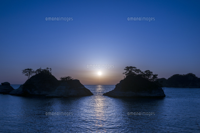 堂ヶ島の夕日
(c)YOSHITSUGU NISHIGAKI/SEBUN PHOTO
