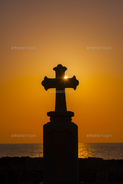 淵ノ元カトリック墓碑群と夕日
(c)YOSHITSUGU NISHIGAKI/SEBUN PHOTO