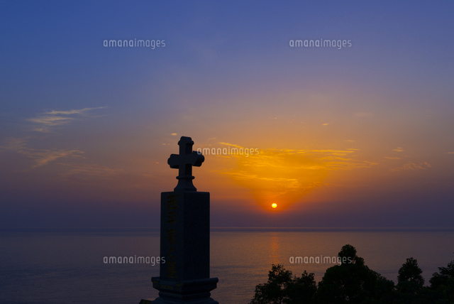 十字架と夕日
(c)YOSHITSUGU NISHIGAKI/SEBUN PHOTO