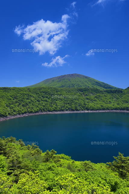 大浪池と韓国岳
(c)YOSHITSUGU NISHIGAKI/SEBUN PHOTO