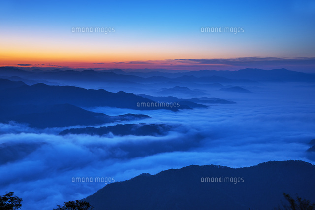 来日岳より朝の雲海と山並み
(c)YOSHITSUGU NISHIGAKI/SEBUN PHOTO