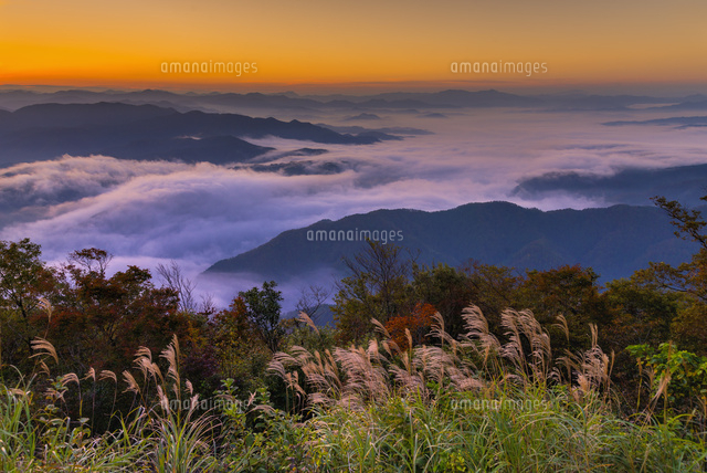 来日岳より朝の雲海と山並み
(c)YOSHITSUGU NISHIGAKI/SEBUN PHOTO