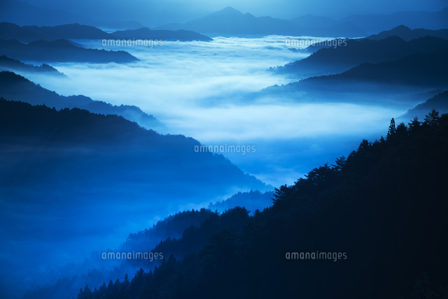 朝の雲海と山並み
(c)YOSHITSUGU NISHIGAKI/SEBUN PHOTO
