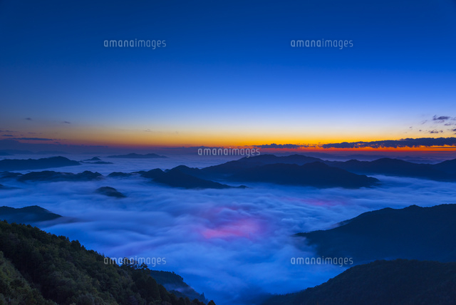 朝の雲海と山並み
(c)YOSHITSUGU NISHIGAKI/SEBUN PHOTO