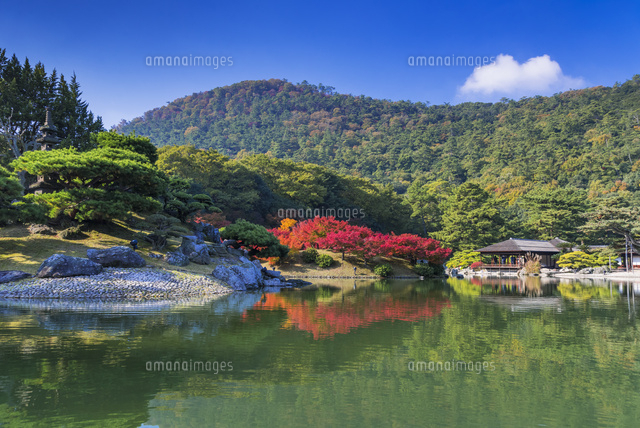 紅葉と栗林公園
(c)YOSHITSUGU NISHIGAKI/SEBUN PHOTO