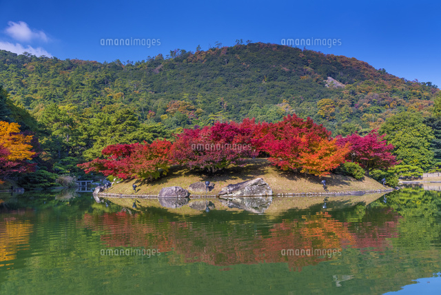 紅葉と栗林公園
(c)YOSHITSUGU NISHIGAKI/SEBUN PHOTO