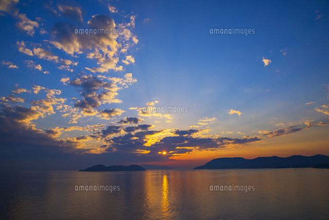 与島より夕日
(c)YOSHITSUGU NISHIGAKI/SEBUN PHOTO