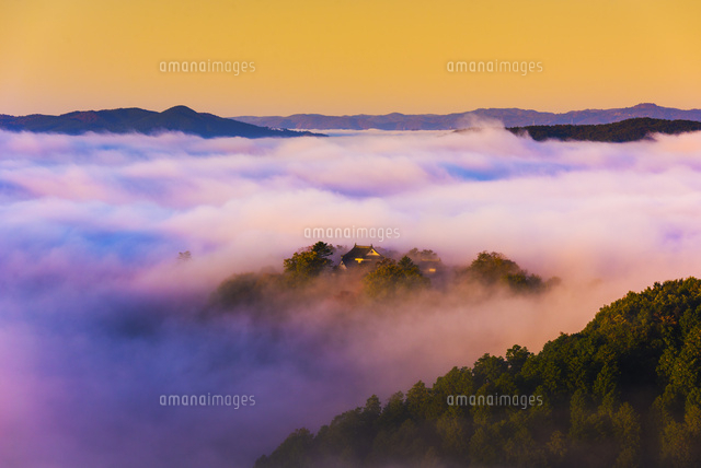 朝の雲海と備中松山城
(c)YOSHITSUGU NISHIGAKI/SEBUN PHOTO
