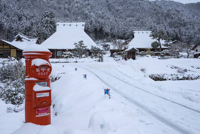 雪のかやぶきの里
(c)YOSHITSUGU NISHIGAKI/SEBUN PHOTO