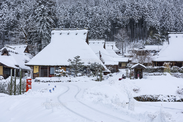 雪のかやぶきの里
(c)YOSHITSUGU NISHIGAKI/SEBUN PHOTO