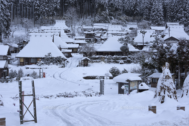 雪のかやぶきの里
(c)YOSHITSUGU NISHIGAKI/SEBUN PHOTO