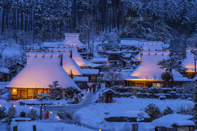 雪のかやぶきの里夜景
(c)YOSHITSUGU NISHIGAKI/SEBUN PHOTO