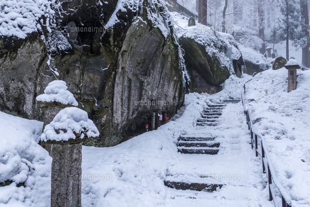 雪の山寺
(c)YOSHITSUGU NISHIGAKI/SEBUN PHOTO