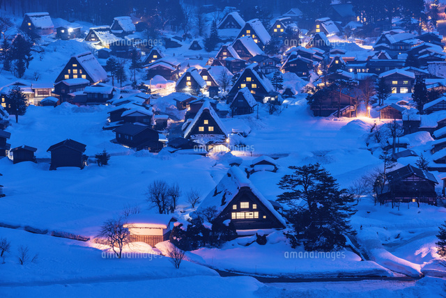 雪の白川郷夜景
(c)YOSHITSUGU NISHIGAKI/SEBUN PHOTO