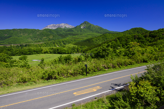 鬼女台より大山と烏ヶ山
(c)YOSHITSUGU NISHIGAKI/SEBUN PHOTO