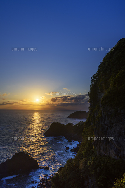 朝の音海大断崖
(c)YOSHITSUGU NISHIGAKI/SEBUN PHOTO