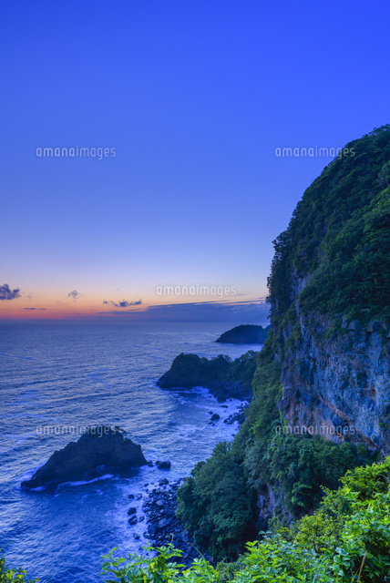 朝の音海大断崖
(c)YOSHITSUGU NISHIGAKI/SEBUN PHOTO