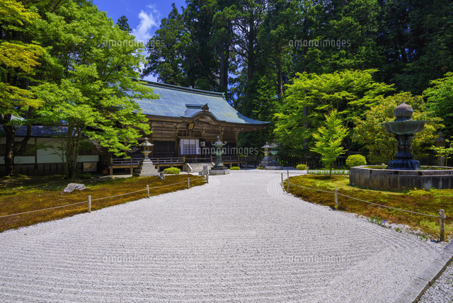 比叡山延暦寺
(c)YOSHITSUGU NISHIGAKI/SEBUN PHOTO
