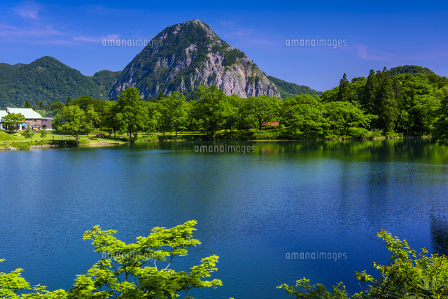 高浪の池と明星山
(c)YOSHITSUGU NISHIGAKI/SEBUN PHOTO
