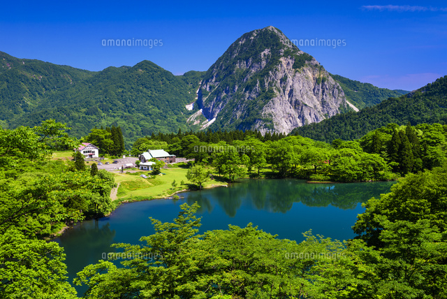 高浪の池と明星山
(c)YOSHITSUGU NISHIGAKI/SEBUN PHOTO