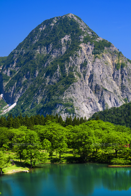 高浪の池と明星山
(c)YOSHITSUGU NISHIGAKI/SEBUN PHOTO