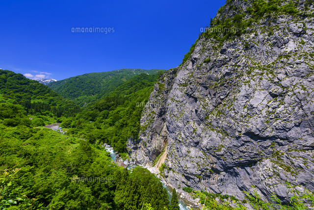 ヒスイ峡と明星山
(c)YOSHITSUGU NISHIGAKI/SEBUN PHOTO