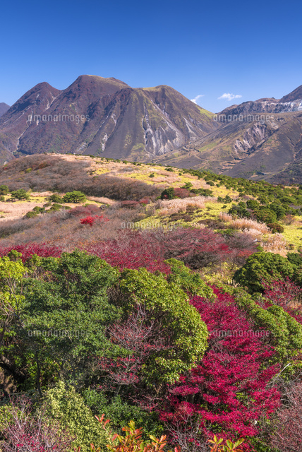 紅葉とくじゅう連山
(c)YOSHITSUGU NISHIGAKI/SEBUN PHOTO