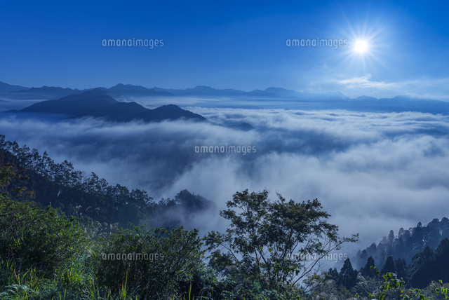 朝の国見ヶ丘よりの雲海
(c)YOSHITSUGU NISHIGAKI/SEBUN PHOTO
