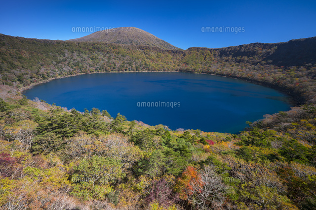 秋の大浪池と韓国岳
(c)YOSHITSUGU NISHIGAKI/SEBUN PHOTO