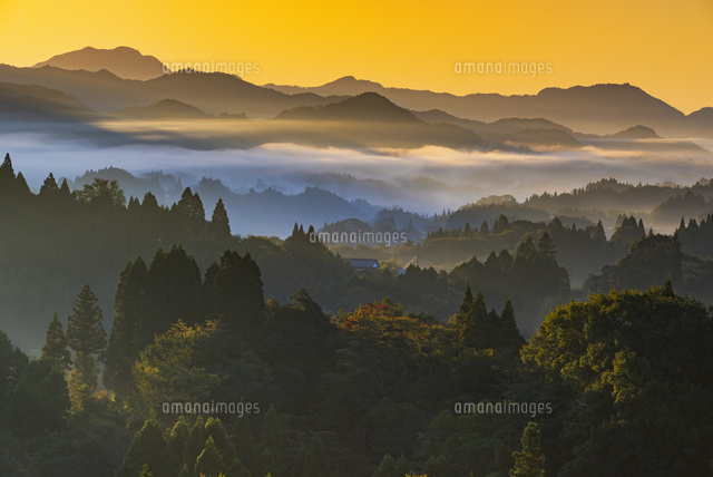 朝の山並みと高千穂の山々
(c)YOSHITSUGU NISHIGAKI/SEBUN PHOTO