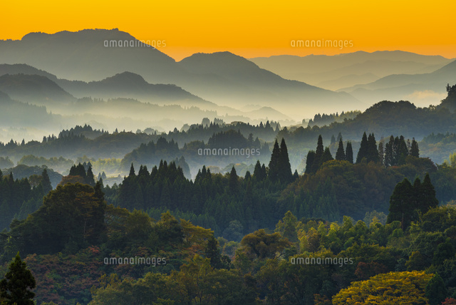 朝の山並みと高千穂の山々
(c)YOSHITSUGU NISHIGAKI/SEBUN PHOTO