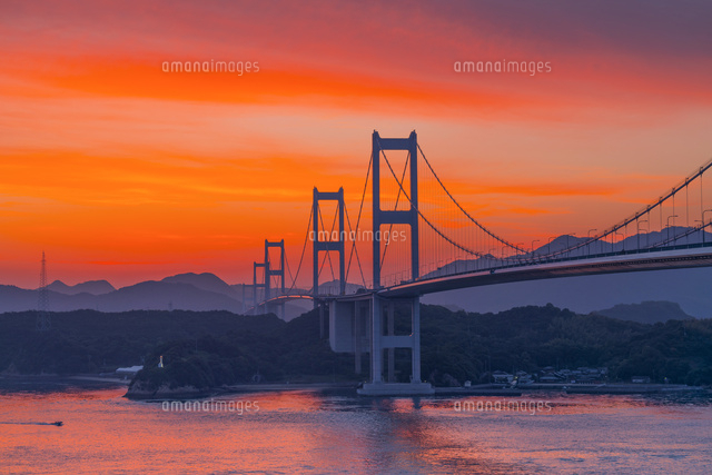 糸山公園より朝の来島海峡大橋
(c)YOSHITSUGU NISHIGAKI/SEBUN PHOTO