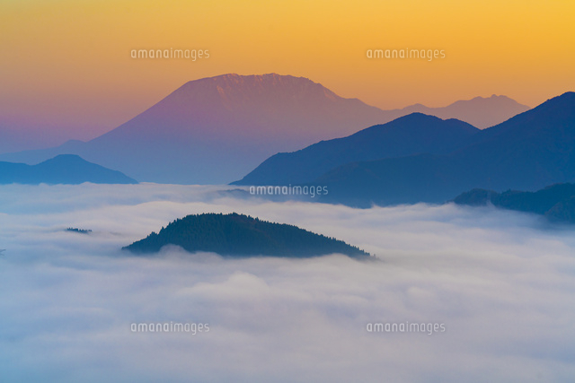 朝の雲海と大山
(c)YOSHITSUGU NISHIGAKI/SEBUN PHOTO