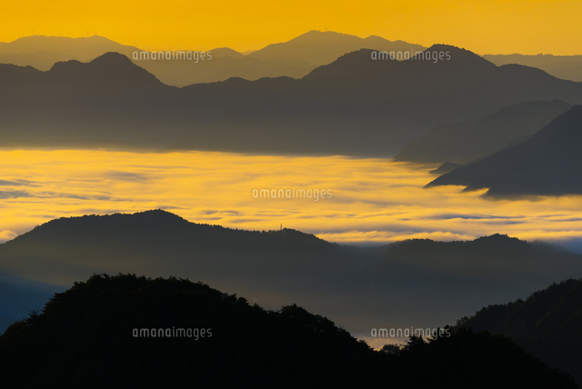 朝の雲海と山並み
(c)YOSHITSUGU NISHIGAKI/SEBUN PHOTO