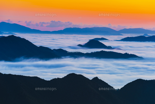 朝の雲海と山並み
(c)YOSHITSUGU NISHIGAKI/SEBUN PHOTO