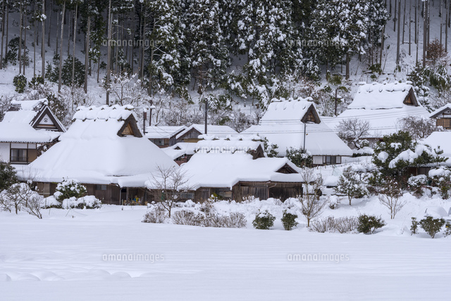 雪のかやぶきの里
(c)YOSHITSUGU NISHIGAKI/SEBUN PHOTO