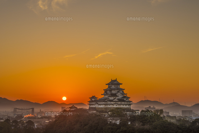 姫路城と朝日
(c)YOSHITSUGU NISHIGAKI/SEBUN PHOTO