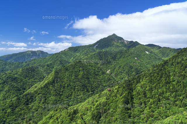 御在所岳ロープウェイと鎌ヶ岳
(c)YOSHITSUGU NISHIGAKI/SEBUN PHOTO