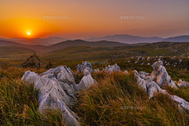 秋の秋吉台夕景
(c)YOSHITSUGU NISHIGAKI/SEBUN PHOTO