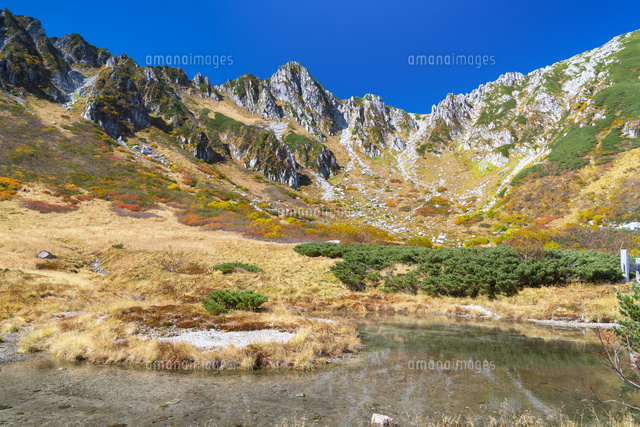 紅葉の千畳敷より宝剣岳
(c)YOSHITSUGU NISHIGAKI/SEBUN PHOTO